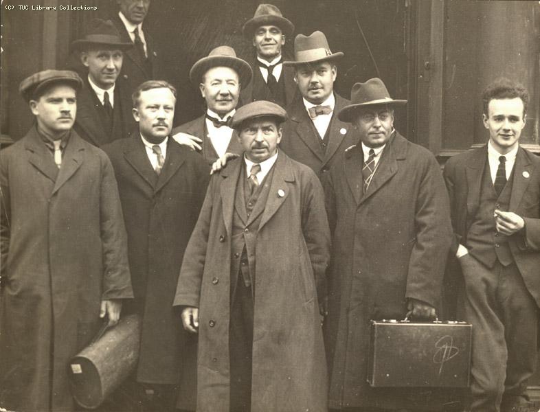 Full Group of Russian delegates - Hull congress 1924